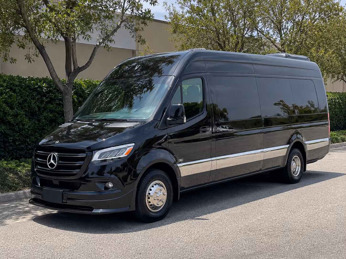 newark streamlined sports team and fan group transportation in newark
